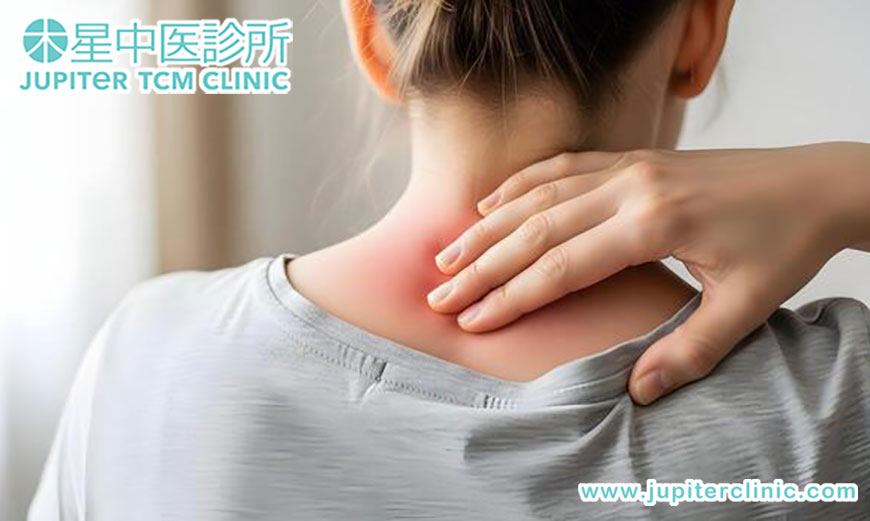 手機不離手？頸椎壓迫神經導致「手腳痠麻無力」！中醫特色療法助您徹底告別頑固痛楚